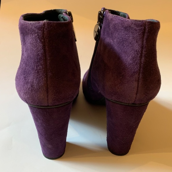 Like NEW π GEOX Suede Booties size 9 - Picture 5 of 7